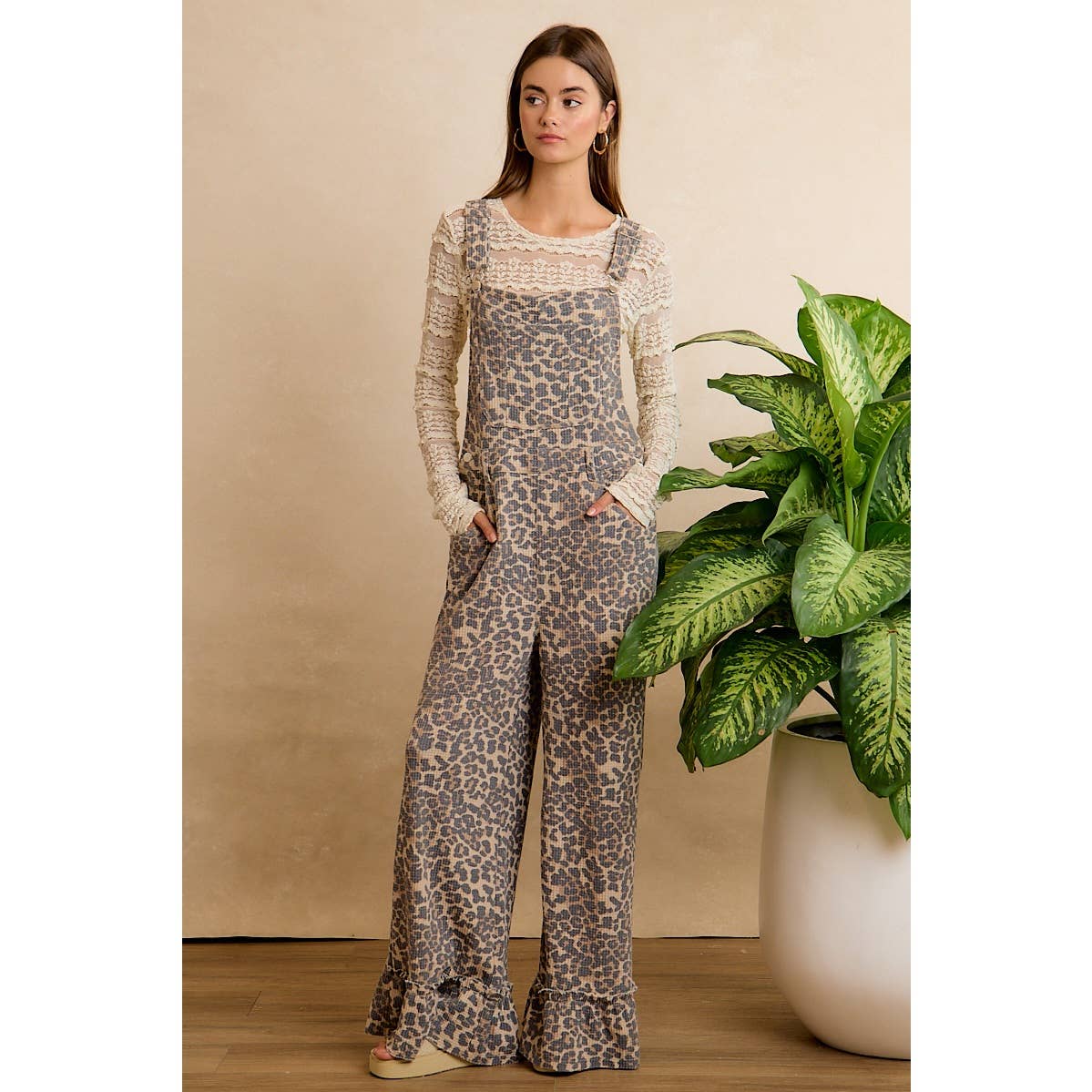 LEOPARD PRINT ADJUSTABLE STRAP OVERALL JUMPSUIT