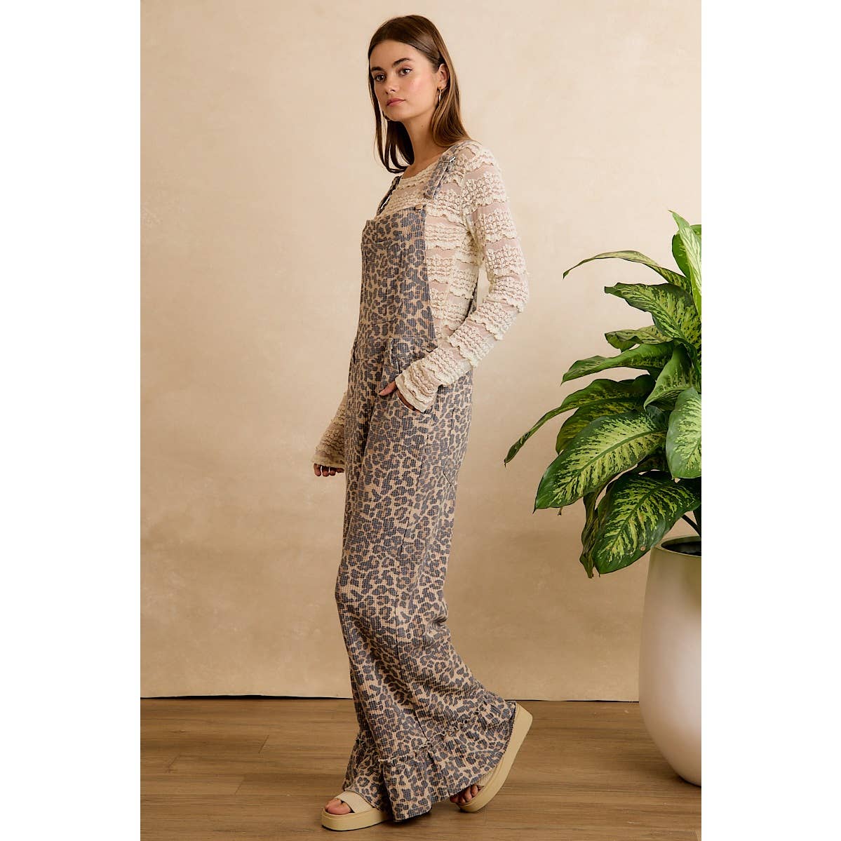LEOPARD PRINT ADJUSTABLE STRAP OVERALL JUMPSUIT
