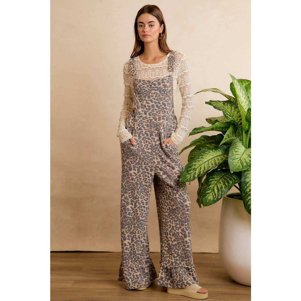 LEOPARD PRINT ADJUSTABLE STRAP OVERALL JUMPSUIT