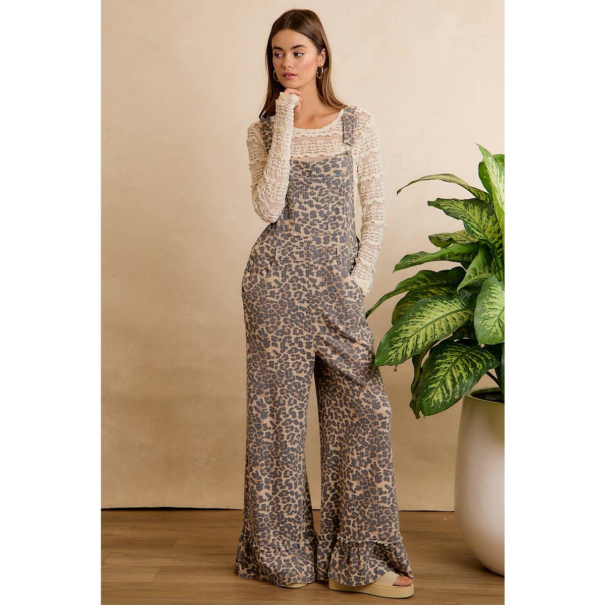 LEOPARD PRINT ADJUSTABLE STRAP OVERALL JUMPSUIT