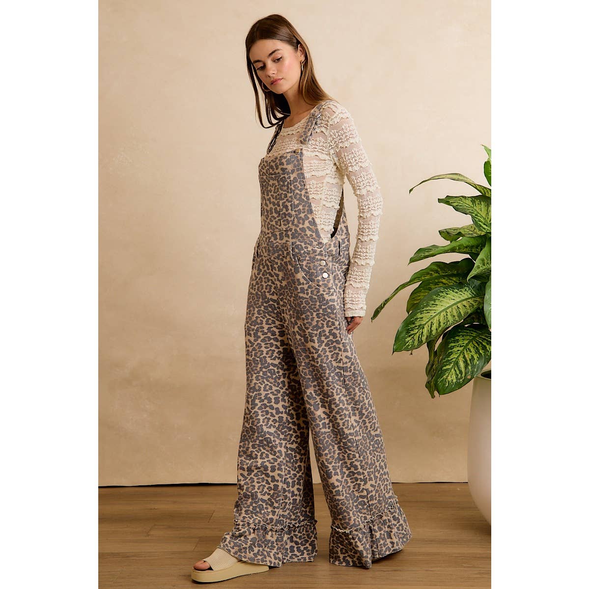 LEOPARD PRINT ADJUSTABLE STRAP OVERALL JUMPSUIT