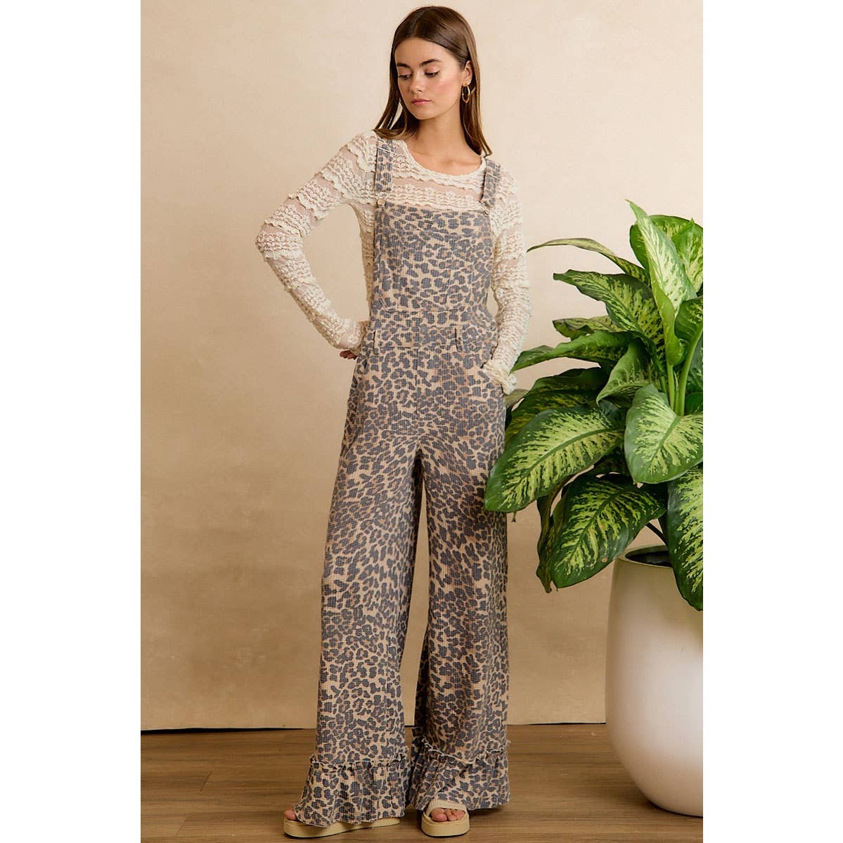 LEOPARD PRINT ADJUSTABLE STRAP OVERALL JUMPSUIT
