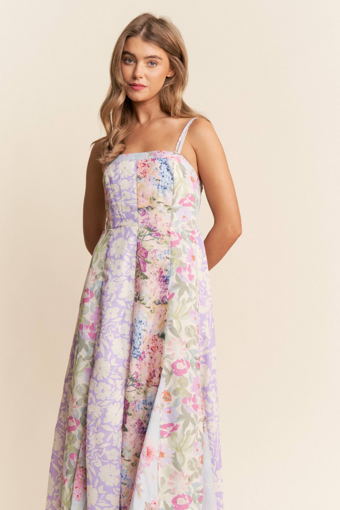 FLORAL PRINT FLOWY MAXI DRESS