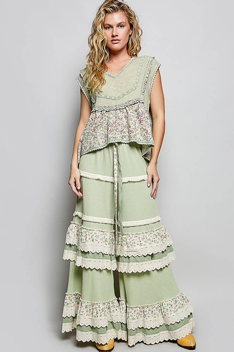 V-neck Floral Pattern Trim Ruffle Rib Knitted Sleeveless Top